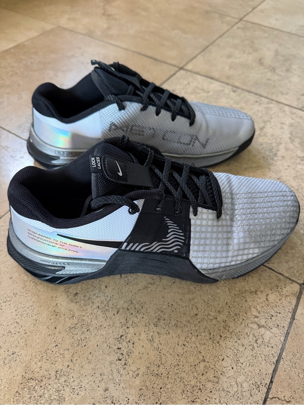 Nike Metcon 8 Premium White Black Iridescent Training Shoes Women’s 10.5 EUC